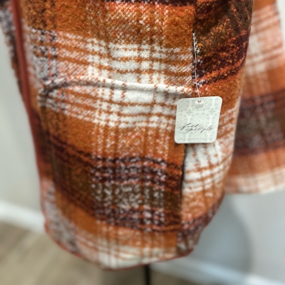 🆕 Free People Wrapped Up Blanket Vest- Topaz Combo - Picture 7 of 11